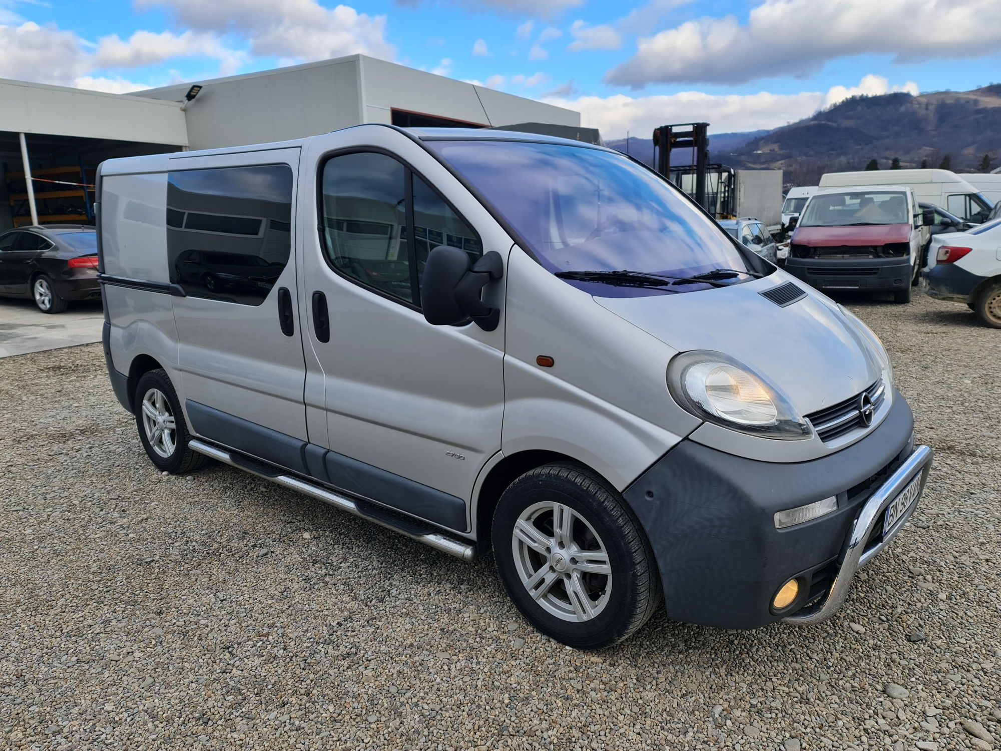 Opel vivaro 2.5 tdi 150 cp 6+1 trepte rec.inmatriculat.