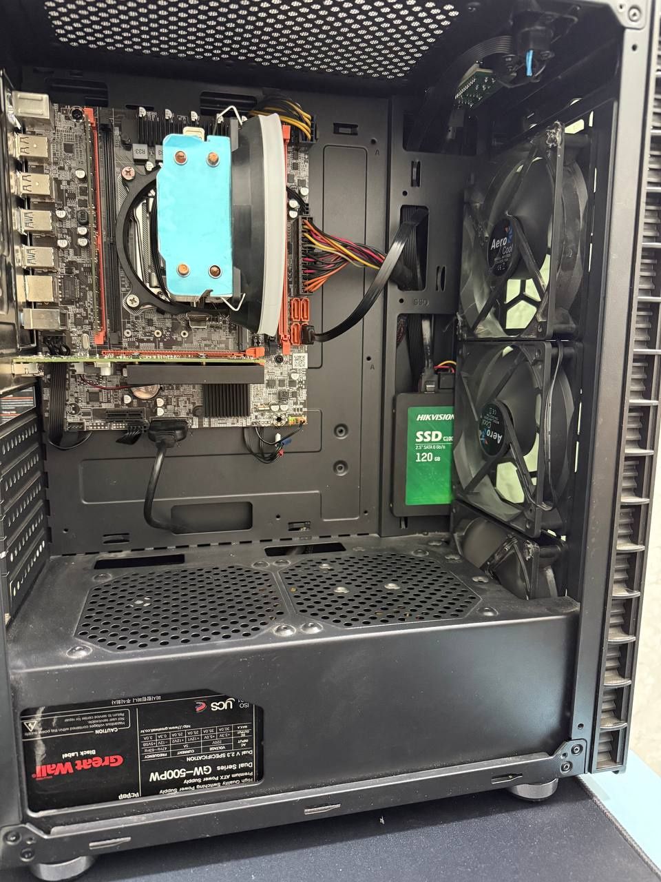Многозадачный офисной ПК
E5 2620 v3 
6 ядро 12 потоков
DDR4 16GB 
Виде