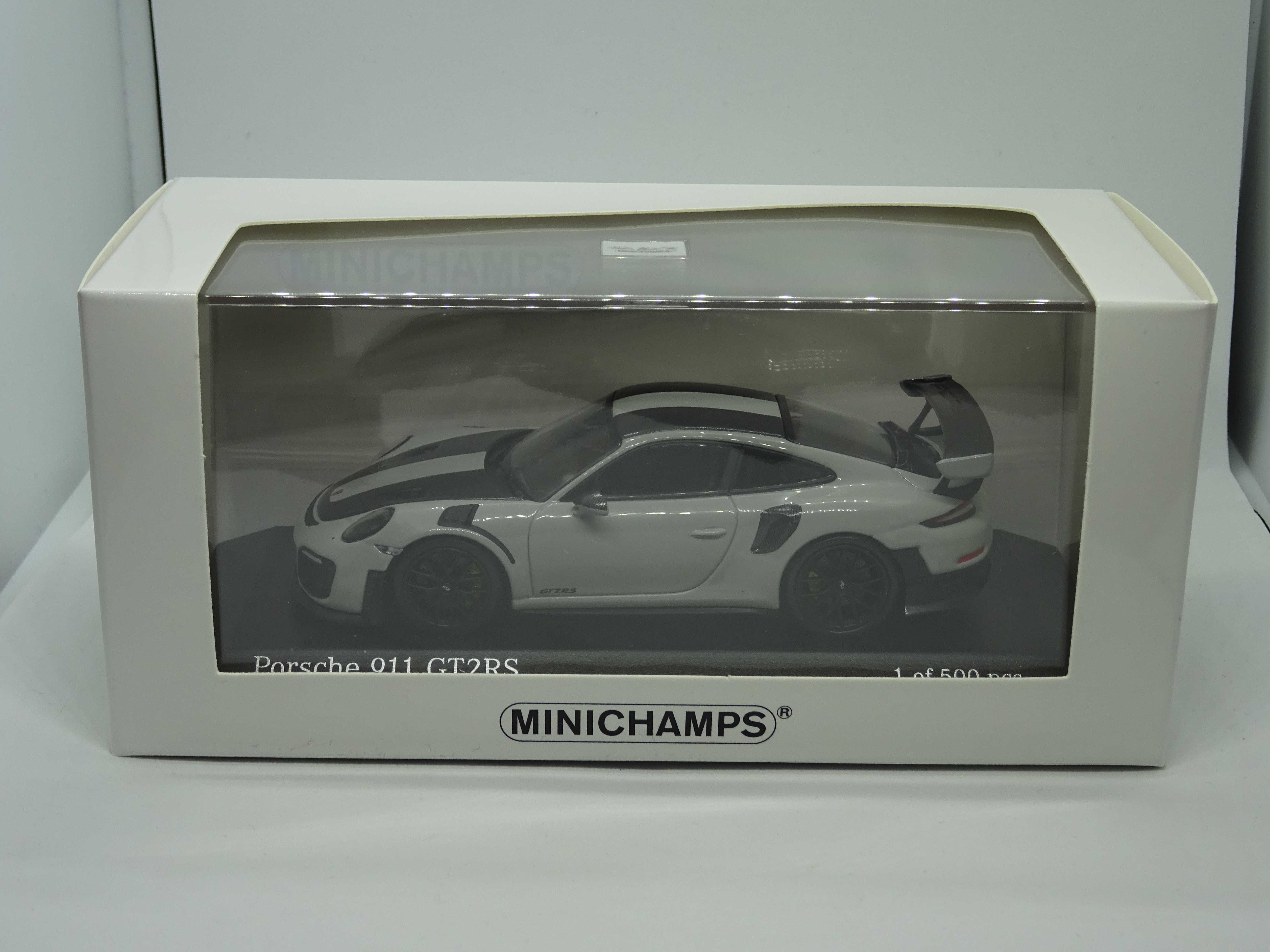 Macheta Porsche 911 GT2RS Minichamps 1:43