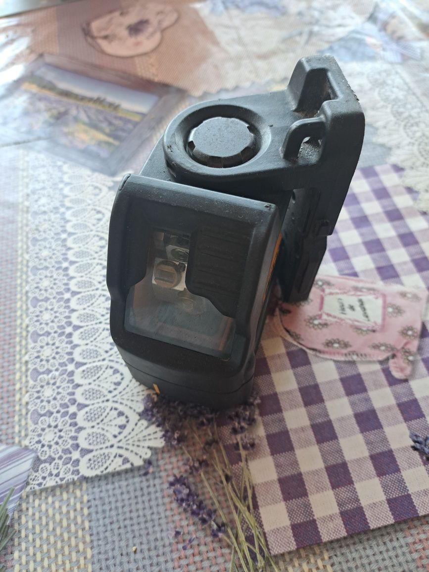 Лазер DEWALT червен лъч