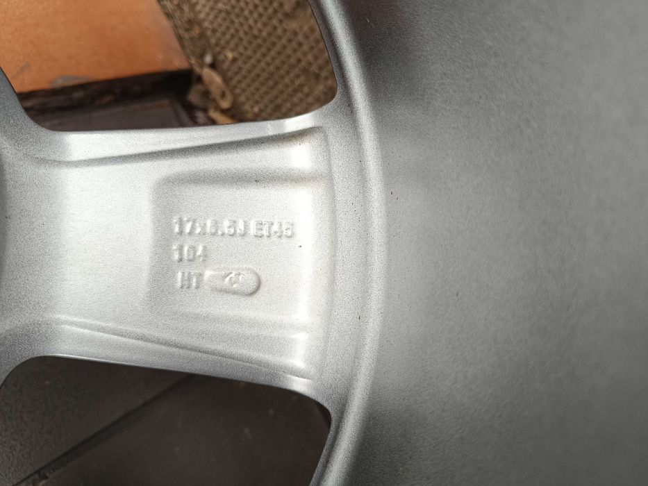 ОРИГИНАЛНИ джанти със зимни гуми 17 '' 5x114,3 Тойота / TOYOTA CH-R