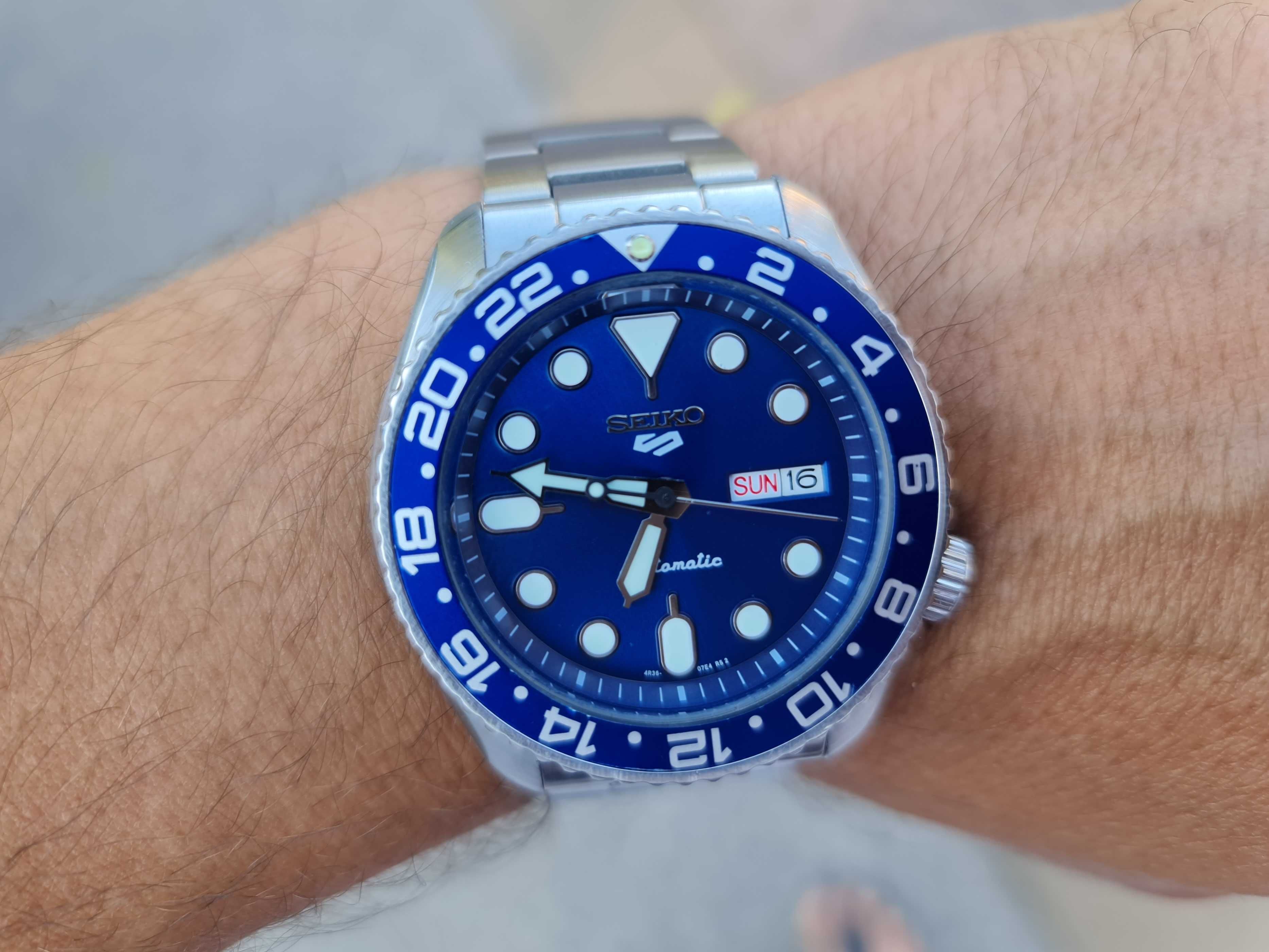 Seiko 5 SRPD53K1 GMT Bezel