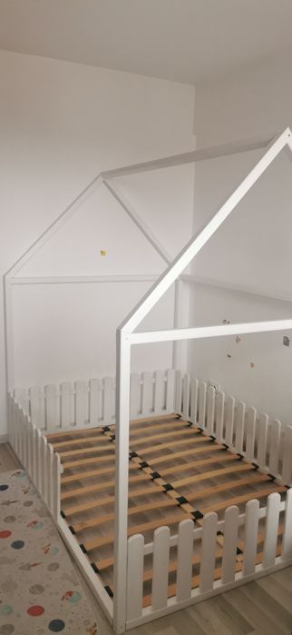 Pat de dormit stil"Căsuță"