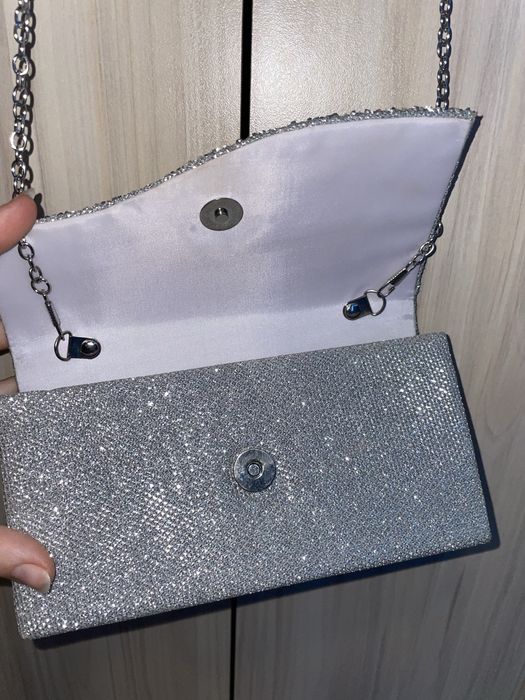 Офицялна чантичка