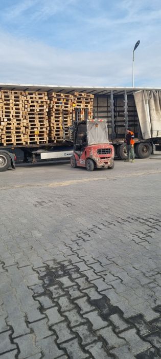 Vând paleti euro și NON euro