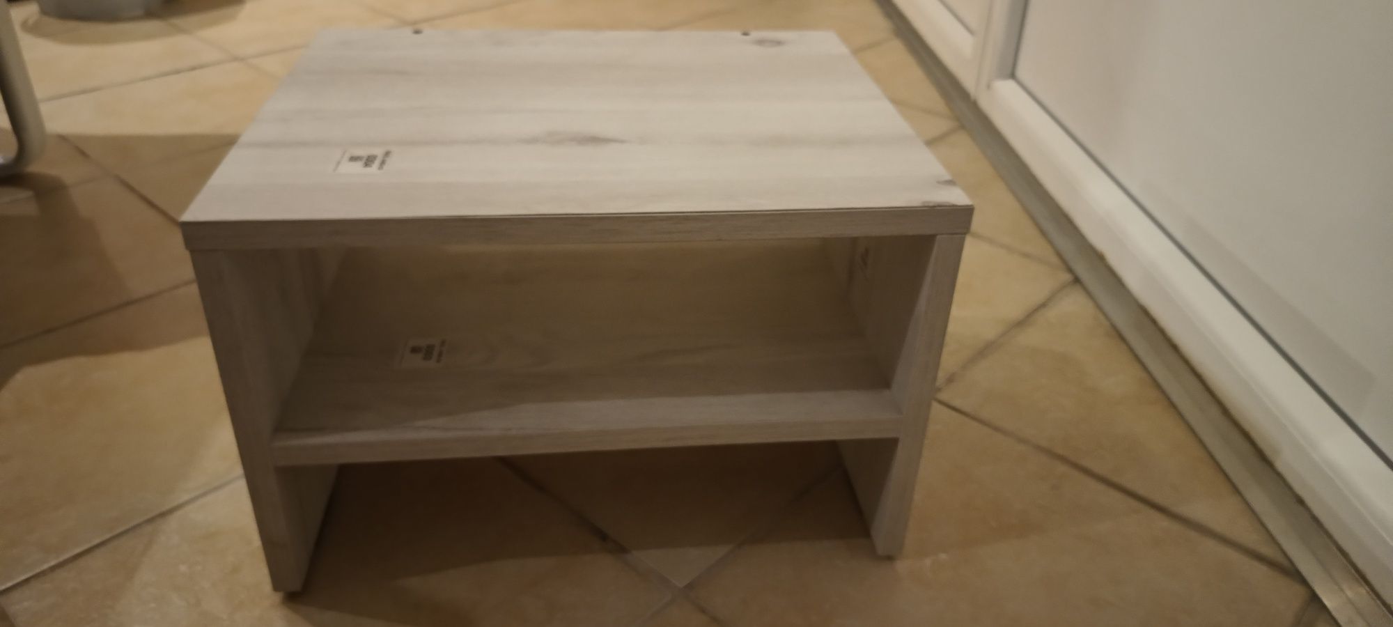 Vând noptiera  40x33 cm
