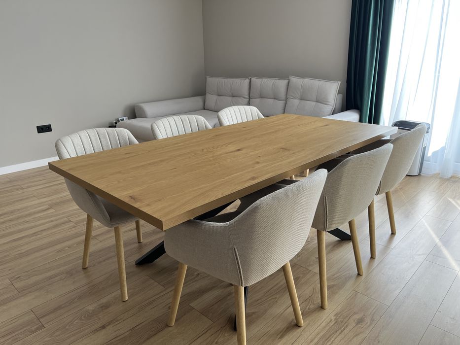 Vand masa de dining (living/ bucatarie), ca noua, in stare impecabila