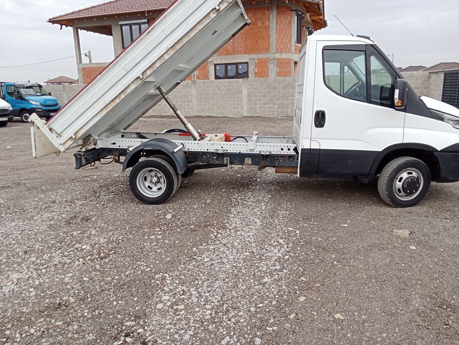 Iveco basculabil pe spate