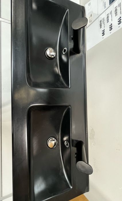 De vânzare lavoar și baterii