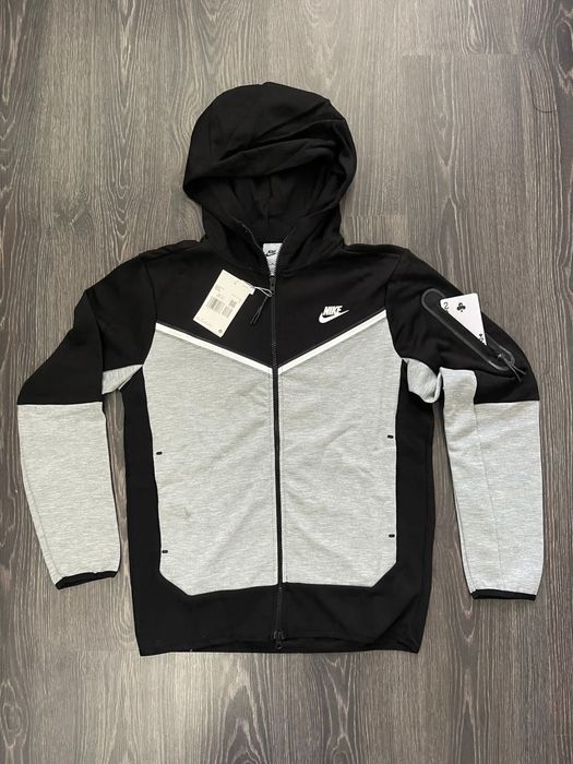 Trening Nike Tech Fleece Unisex | Model Top  Material Bumbac