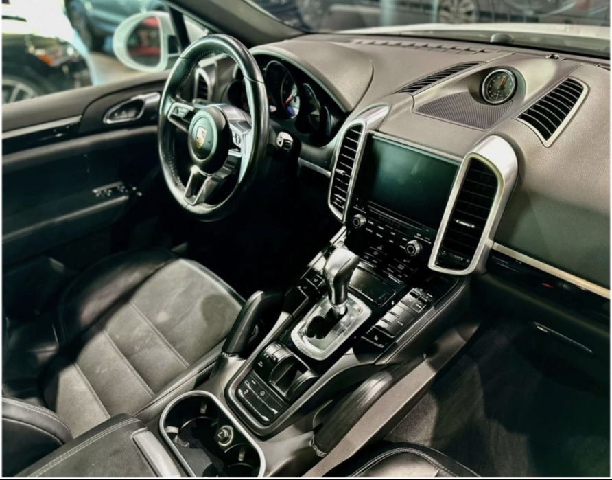 Porsche Cayenne Platinium Edition
