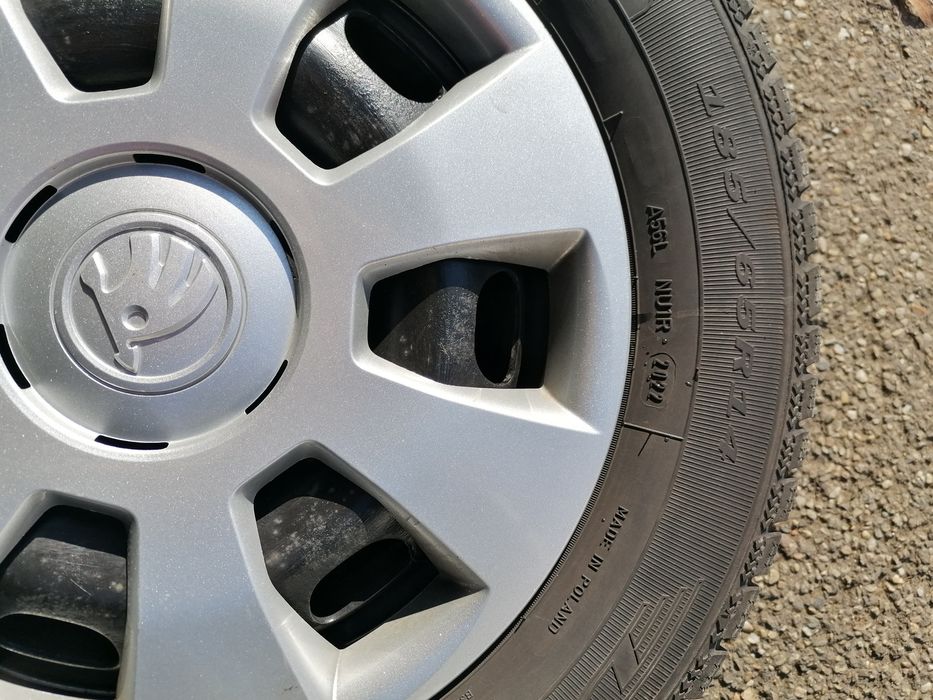 Vind 4 roti cu anvelope iarnaM+S 185/65/14  dot 2022