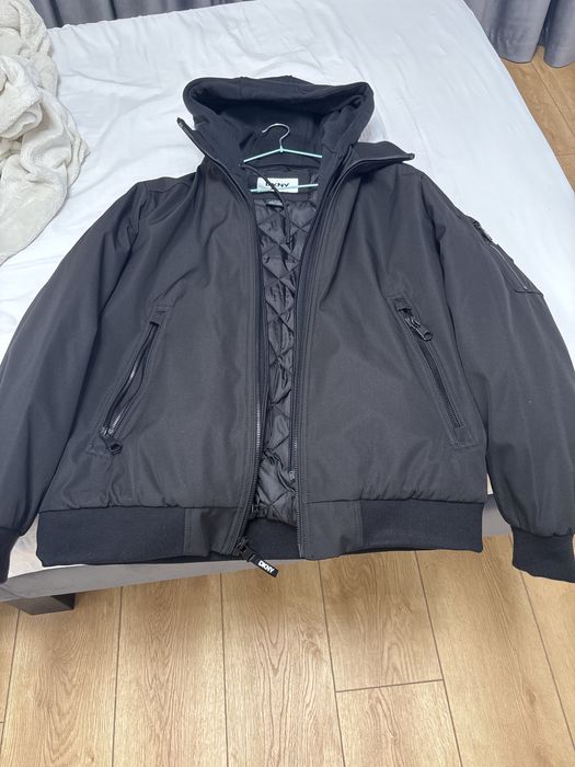 Vand geaca DKNY nepurtata