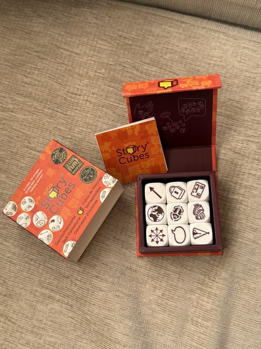 Игра Rory's Story Cubes