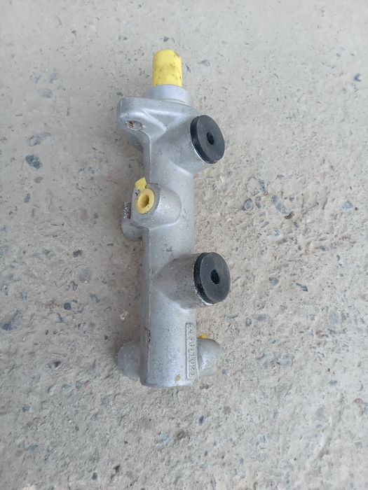 AUDI  80  главни  тормоза