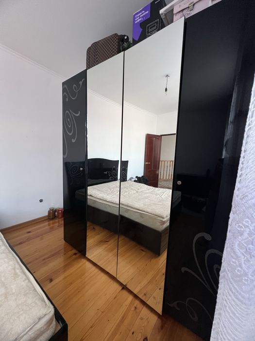 Продаю копмлект спальной мебели