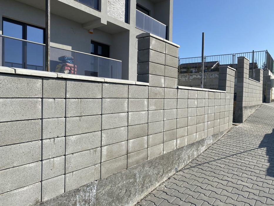 Executie garduri beton-boltari