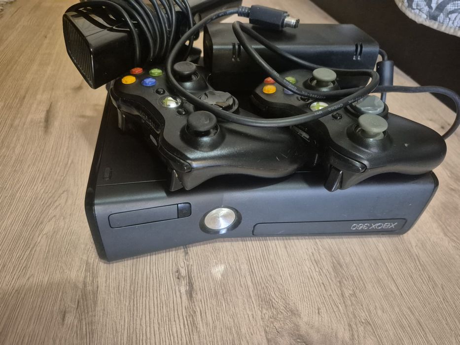 Vând Xbox 360+kinect