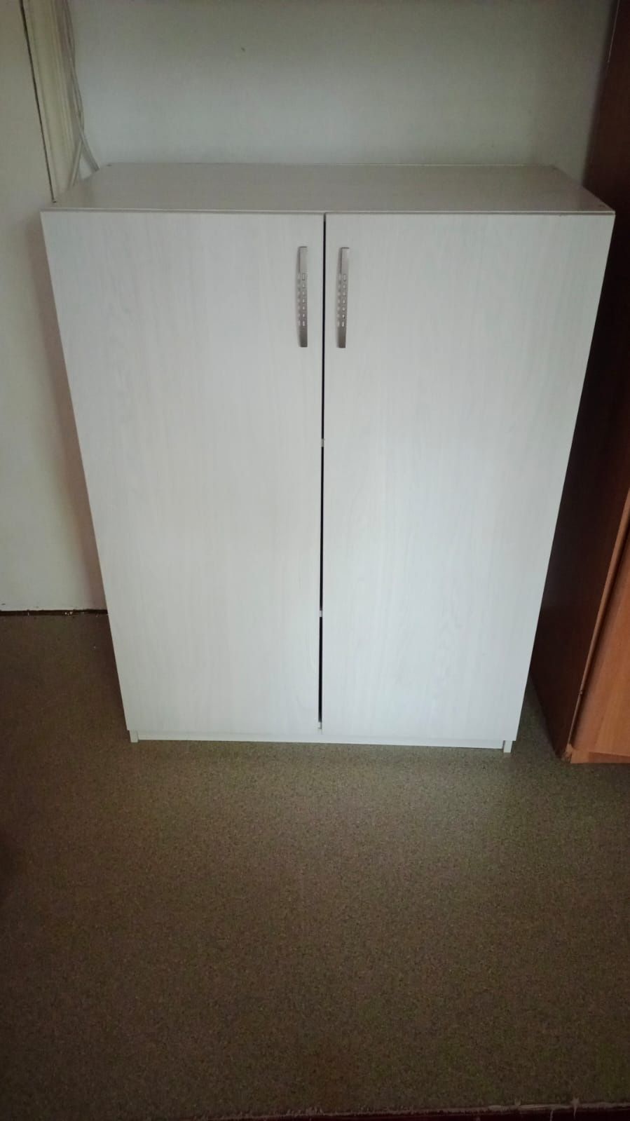 Продам шкаф белый