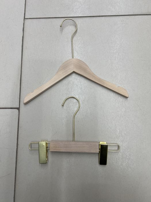 Продам вешалки детские