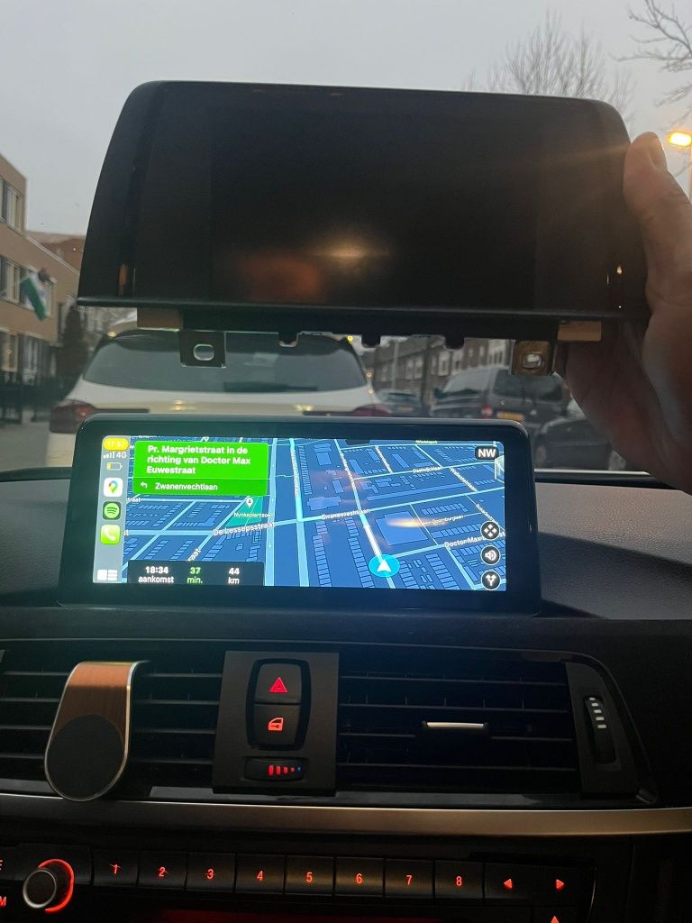 Navigatie android BMW F20 F21 seria 1 Carplay Waze YouTube GPS