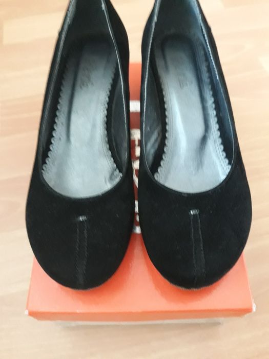 Туфли женс. НОВЫЕ. 37 размер. Замша. Торг.