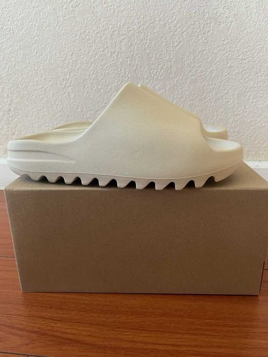 Yeezy Slide Bone