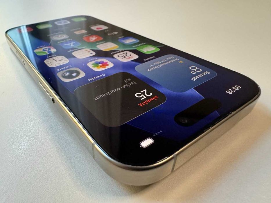  Apple / iPhone 16 Pro 128 Gb / Natural / 97% Acumulator