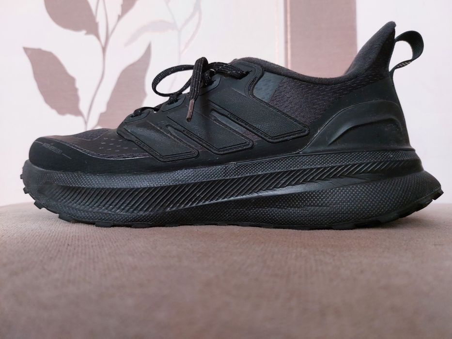 Маратонки Adidas 41.5