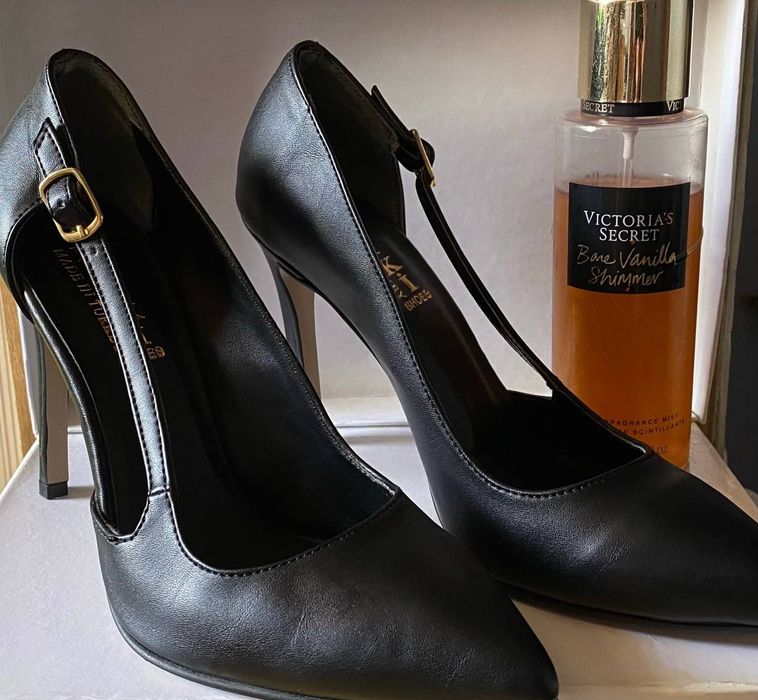 Женские кожаные туфли