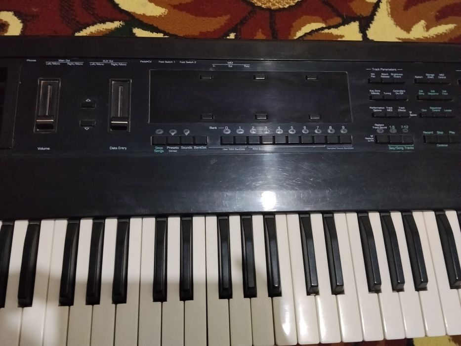 Ensoniq ts 10sotilad holati toza