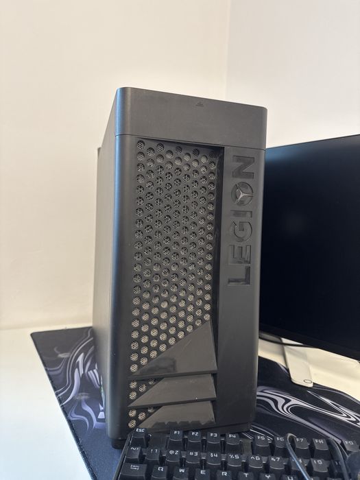 Calculator de gaming + mouse tastatura si monitor