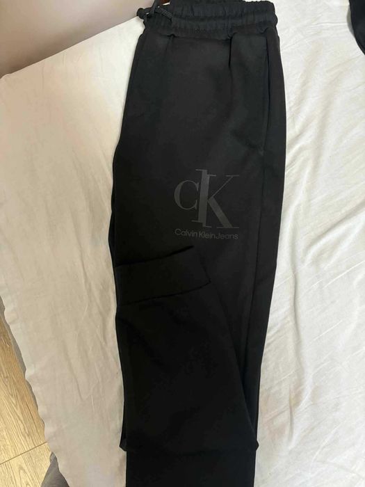 Комплект горница и долница(черни) на Calvin Klein Jeans /S размер