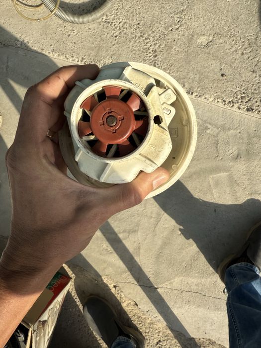 * мотор - турбина для Karcher Puzzi 8.1 и RoboClean б/у оригинал