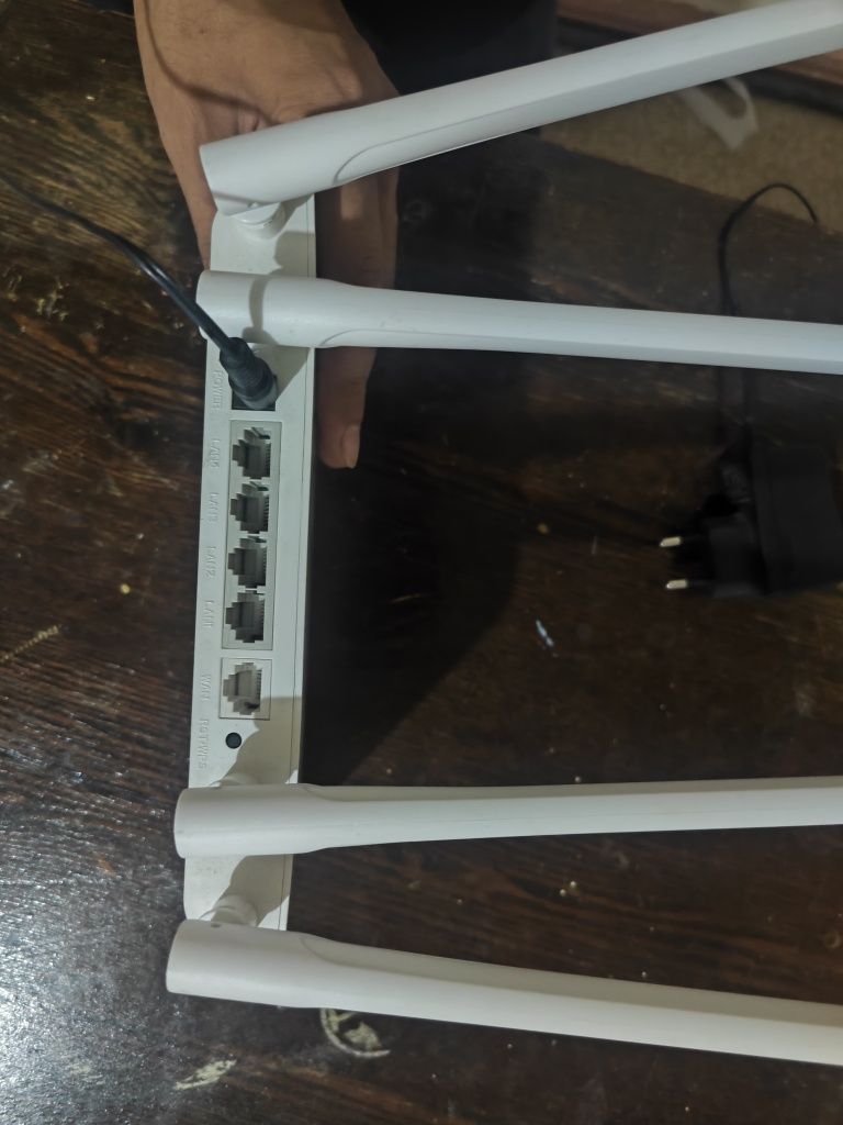 SNR Wi-Fi router