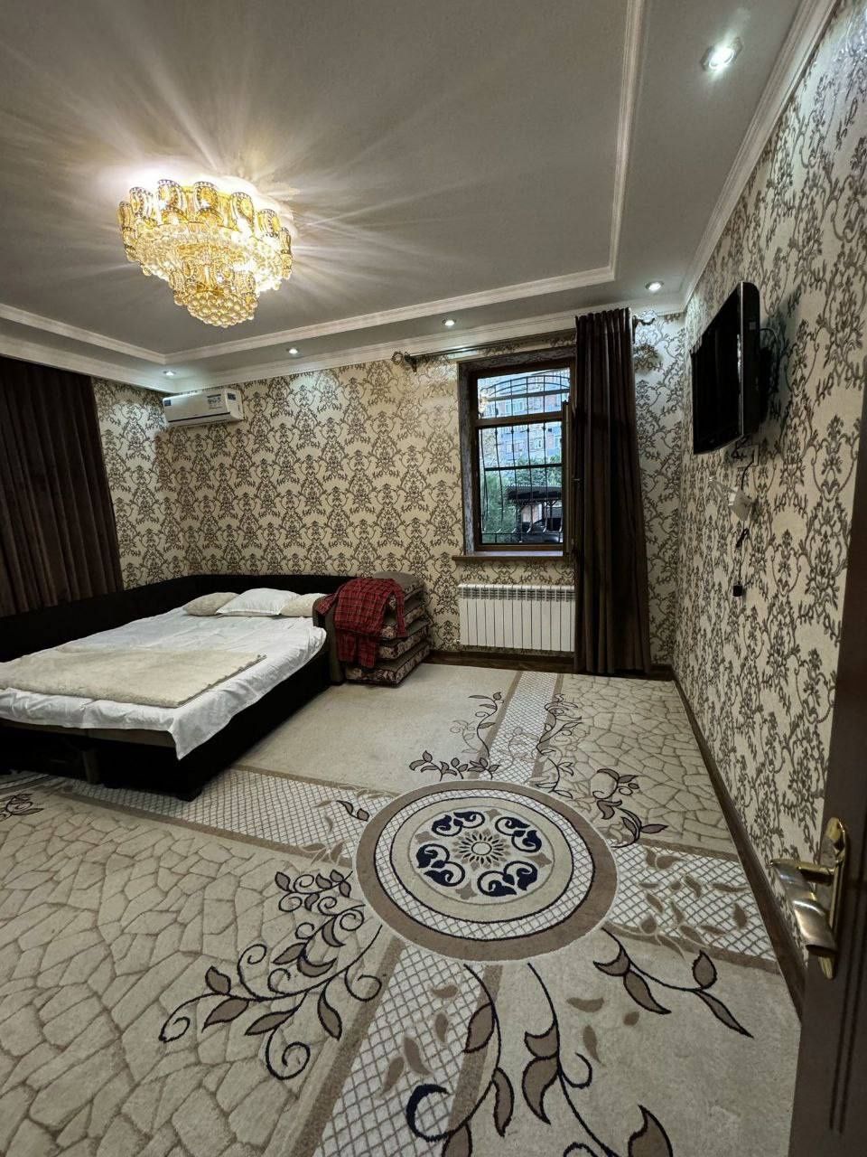 Мирзо Улугбек метро якинида арендага квартира