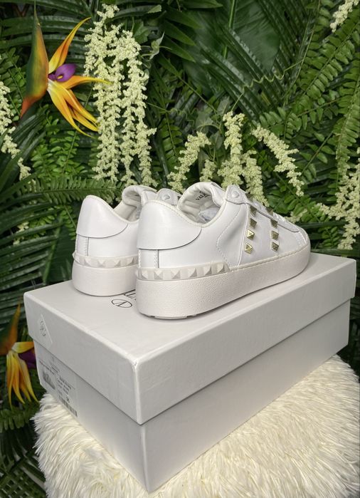Valentino Garavani Rockstud White