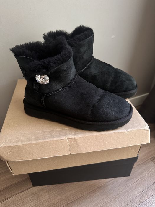 Дамски боти на UGG