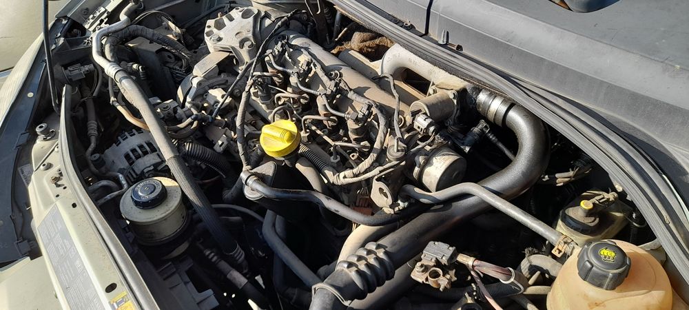 Vând anexe motor 1.9 dci renault trafic.megane