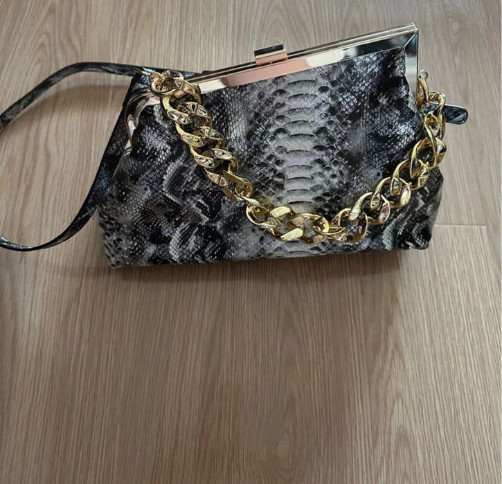 Asimetrica damă stare foarte buna