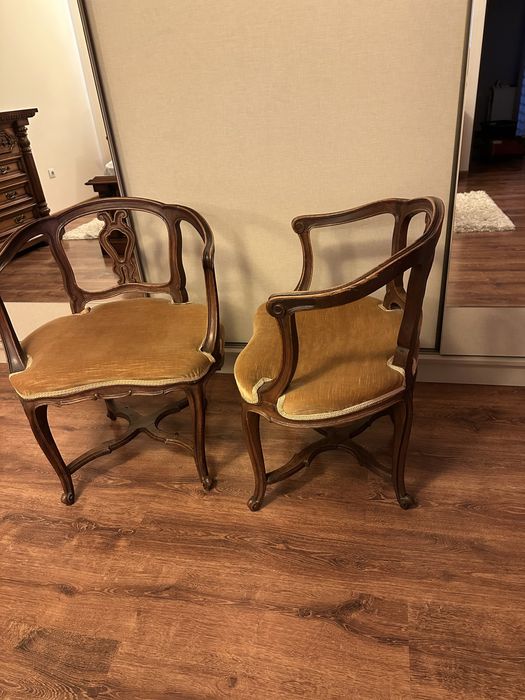 Scaune din lemn masiv