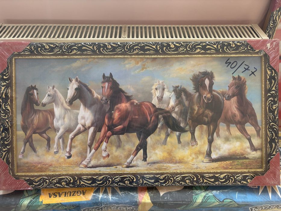 Картины новые в упаковках