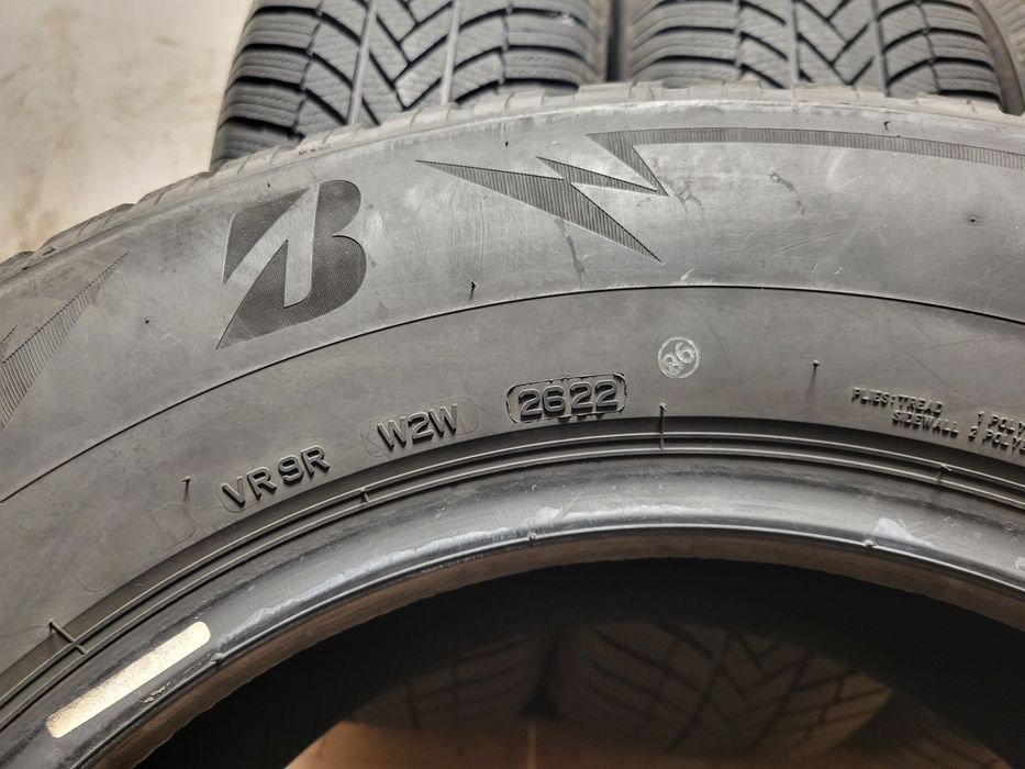 245/65/17 Bridgestone 2022 г. / зимни гуми