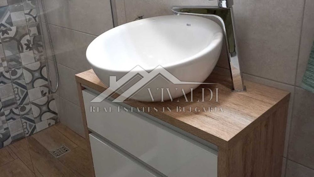 Двустаен под наем с ПАРКОМЯСТО в Св.Св.Константин и Елена