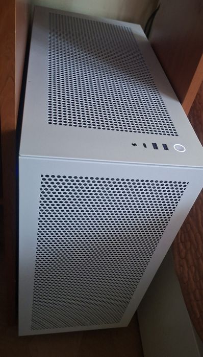 Calculator gaming vine împreună cu monitor alienware 24.5 360hz