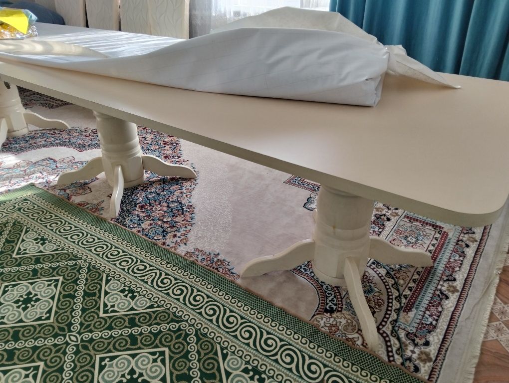 Продаётся стол размер 4 м 4,5 м
