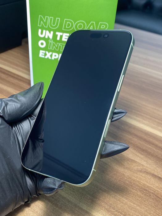 iPhone 17 • 256 GB • Sage