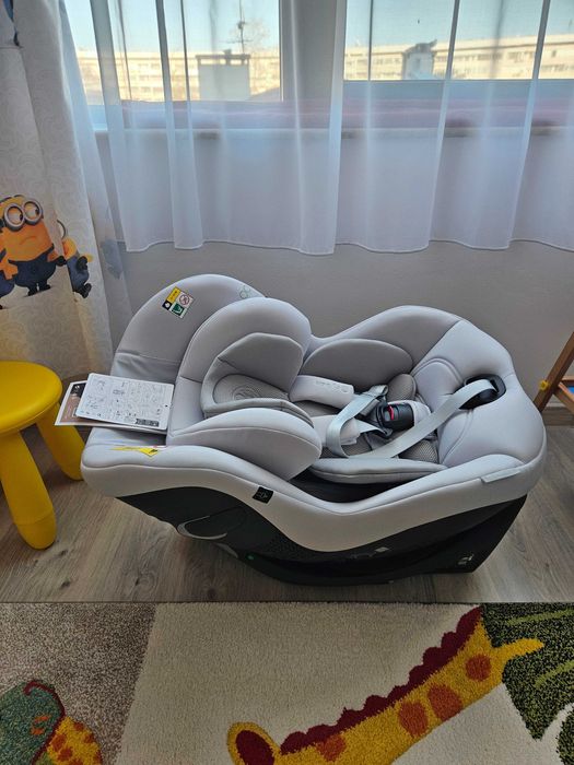 Стол за кола Cybex Sirona G i-size 0-20 кг + база, чисто НОВО +подарък
