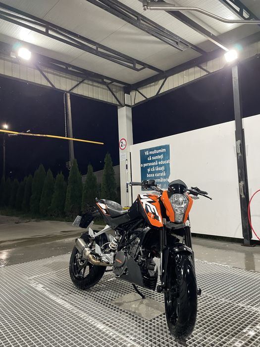 Vand / schimb ktm duke 125 2011