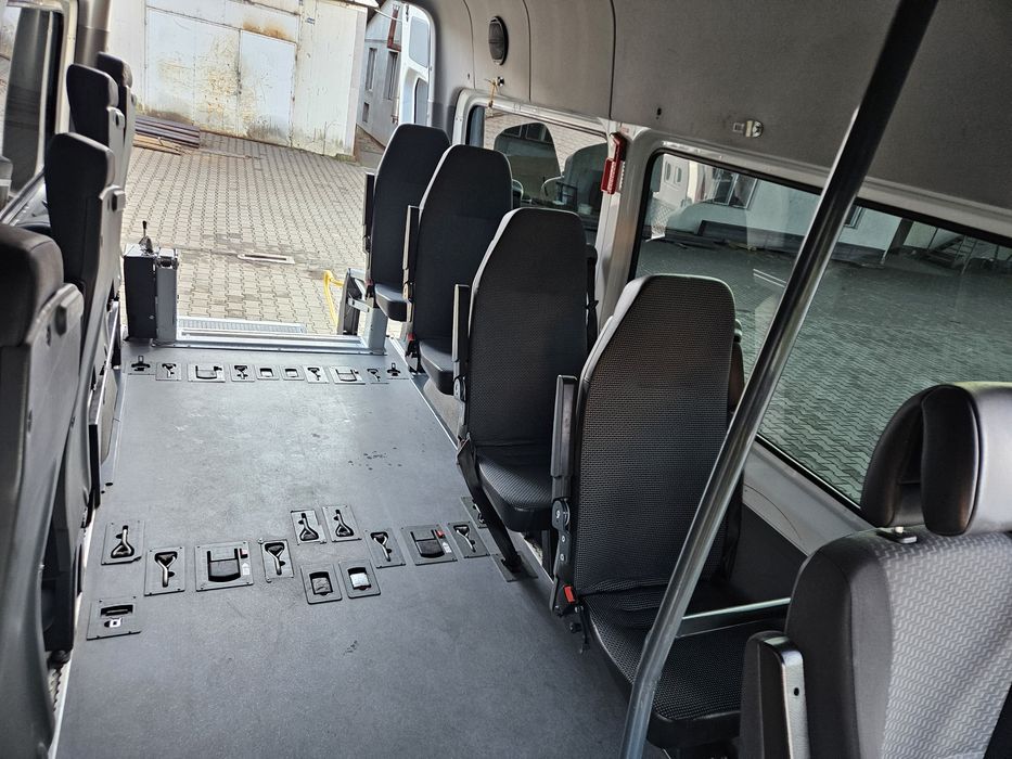 Vând VW Crafter 8+1